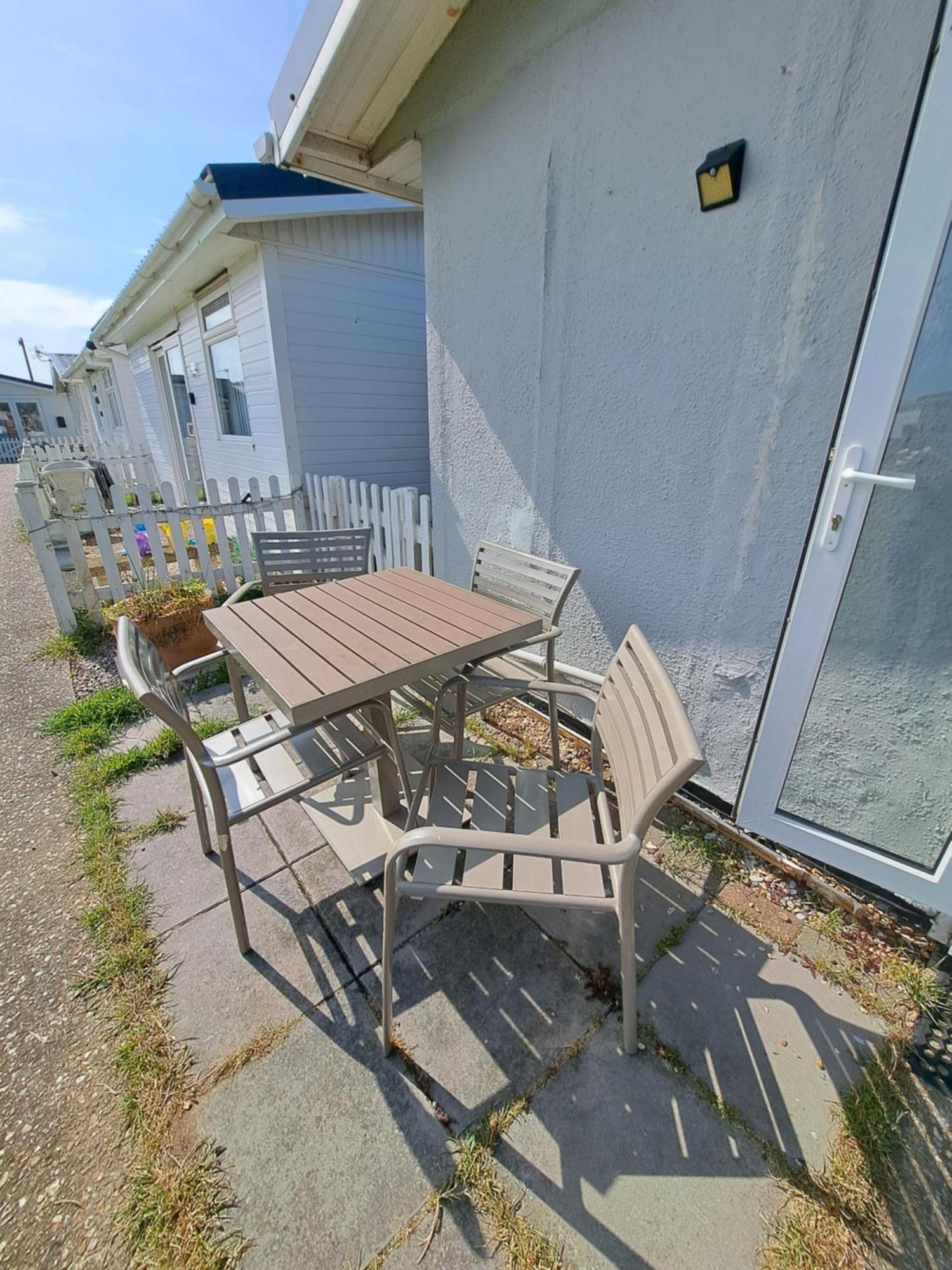 Beside The Sea Chalet, Мейбълторп Екстериор снимка